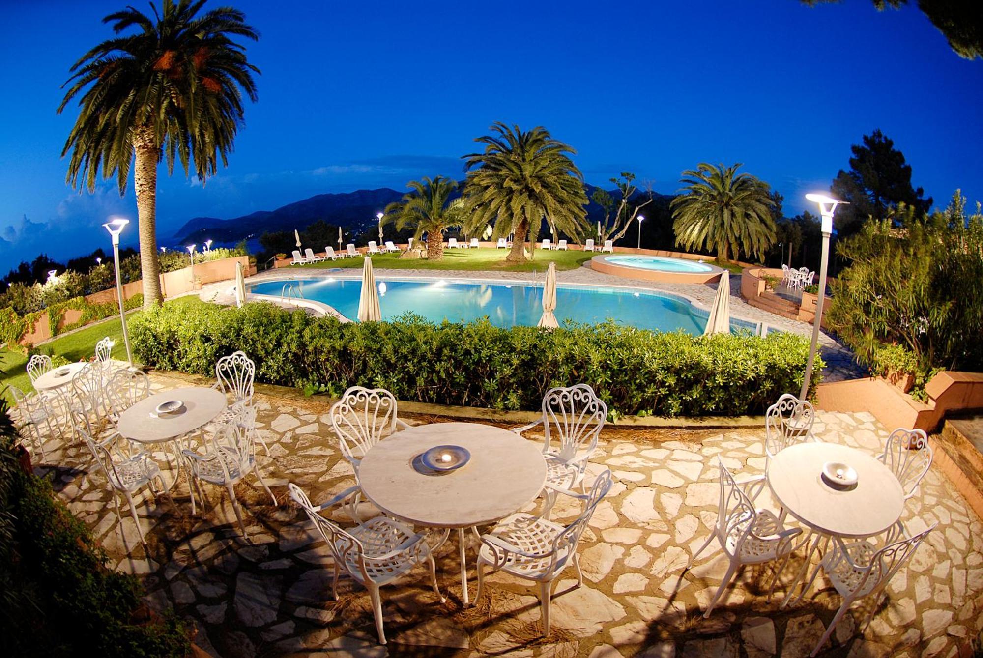 Resort Le Picchiaie Portoferraio Exterior foto